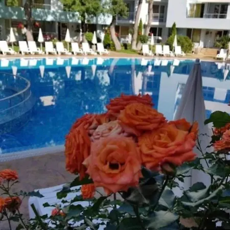 Апартамент Charming 1-Bed Apartment